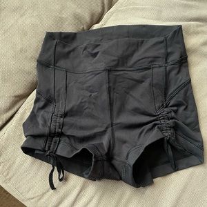 NEVER WORN lululemon black align short shorts with adjustable ties in front